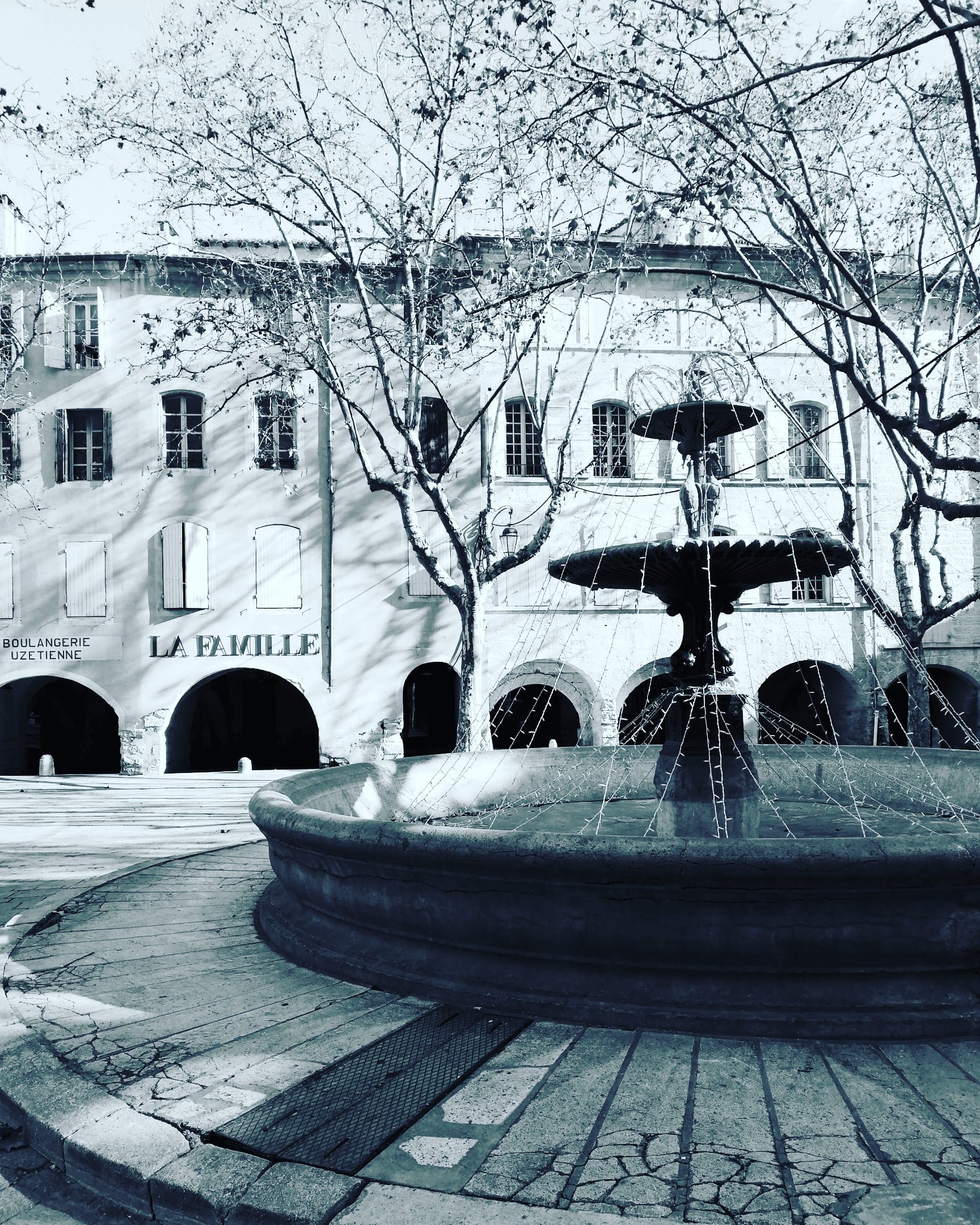 notaire associé uzès femme jeune jessica argouin christophe sevcik notaire gard nimes ales uzes esplanade poste georges chauvin gare