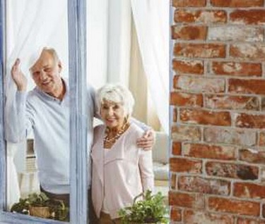 Après le décès du conjoint, rester chez soi est un droit