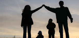 famille avec deux enfants